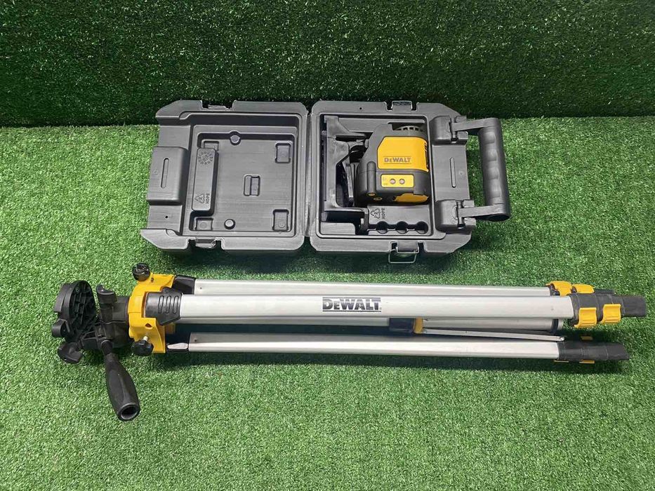 Чисто нов лазерен нивелир на DeWALT DW088CG със стойка