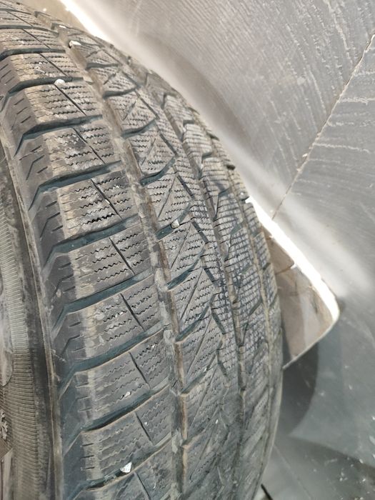 Продам  резину липучку 265/65/R17