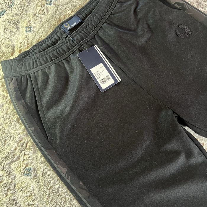 Штаны Fred Perry Camo Print Track Pant