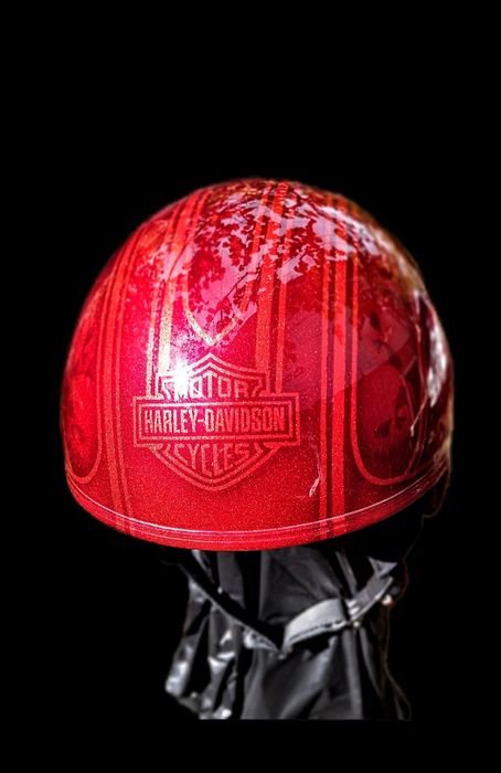 Каска за мотор с атрактивна аерография