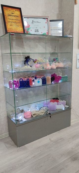 Витрины , полки из стекла