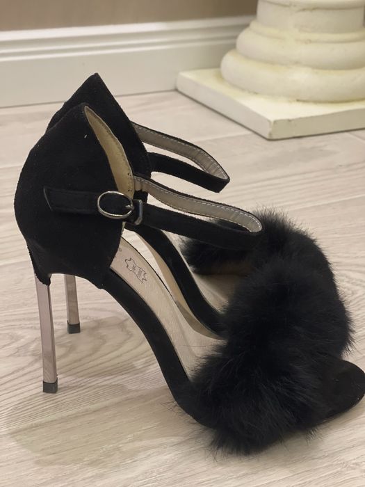 Сандали  с ествствн пух