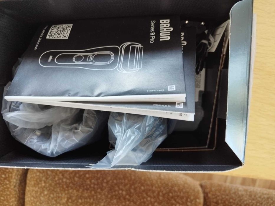 Самобръсначка Braun Series 9 Pro 9465cc Wet&Dry 9465cc  + подарък