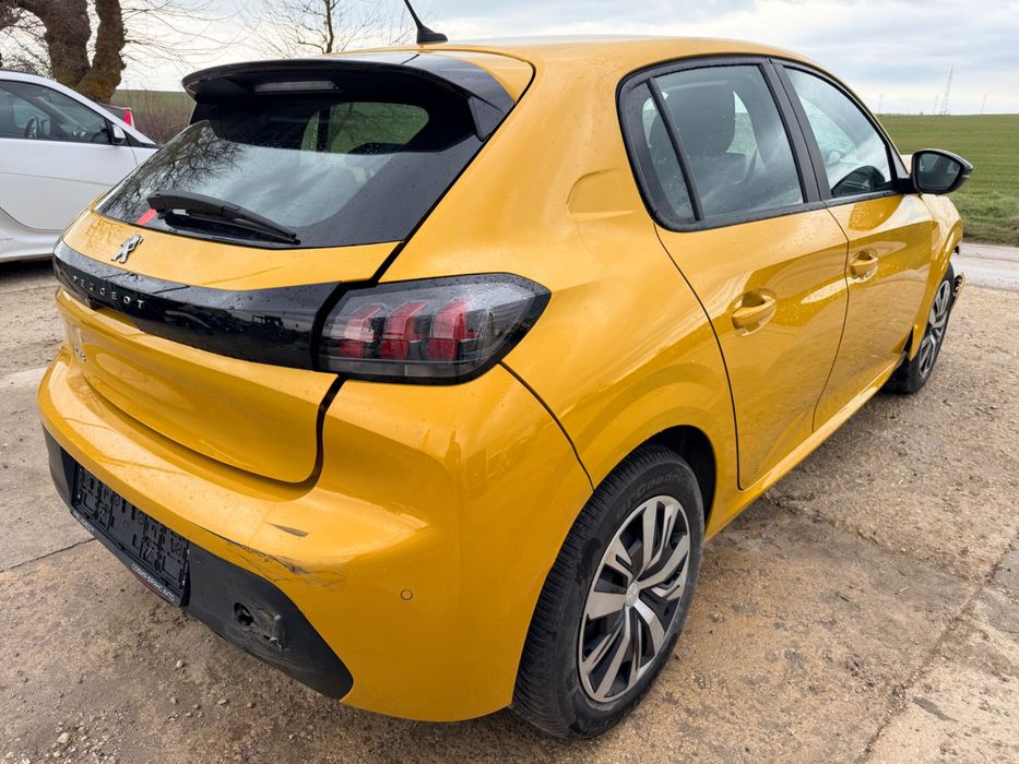 Peugeot 208 1.2 PureTech, двигател HNE, 101 кс., 6 ск.,2024г.,40000 км