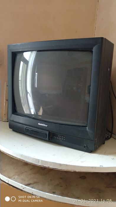 Продаётся телевизор