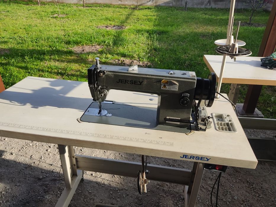 Швейная машинка японская