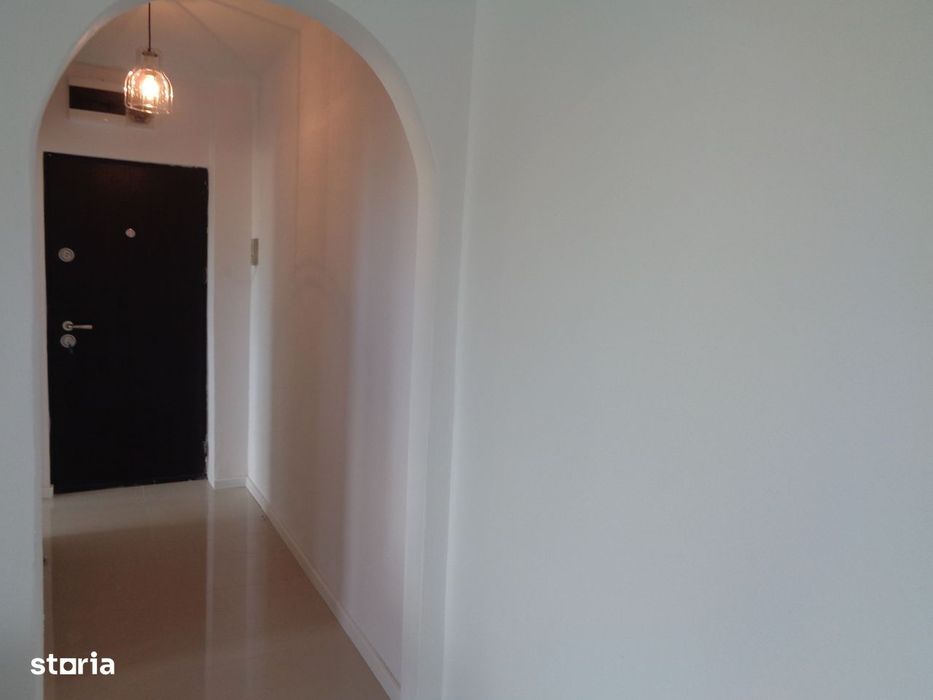 Apartament 2 camere renovat, termoteca ,baie cu geam, etaj 2 ,VLAICU — fotografia 3