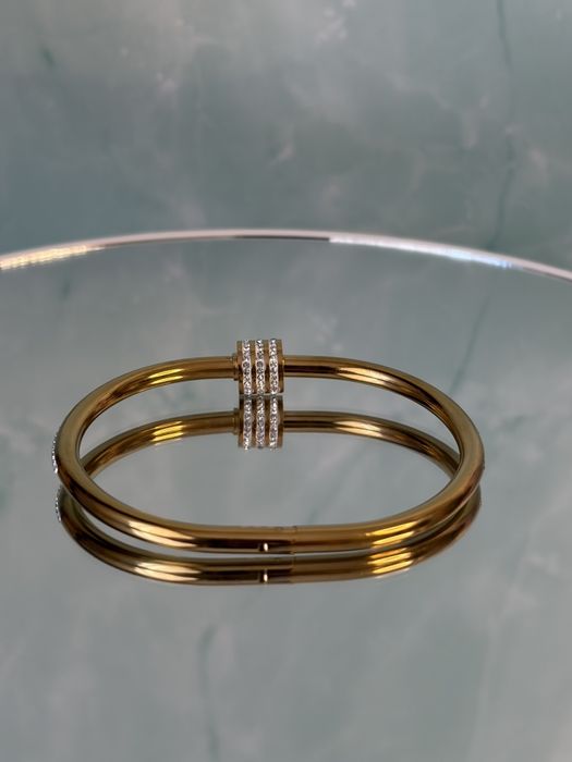 Дамски гривни различни модели