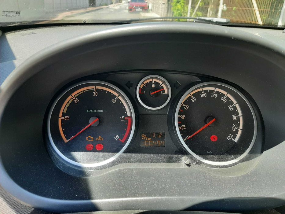 Vand auto Opel Corsa D 100 mi KM singur proprietar