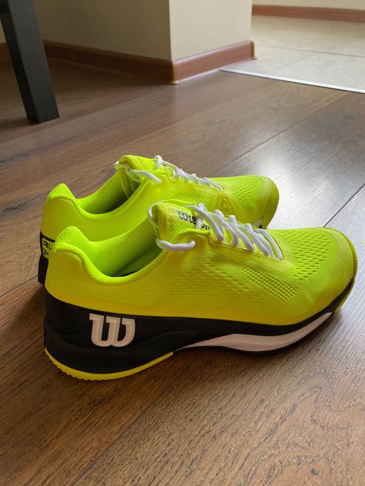 Продам кроссовки теннисные Wilson