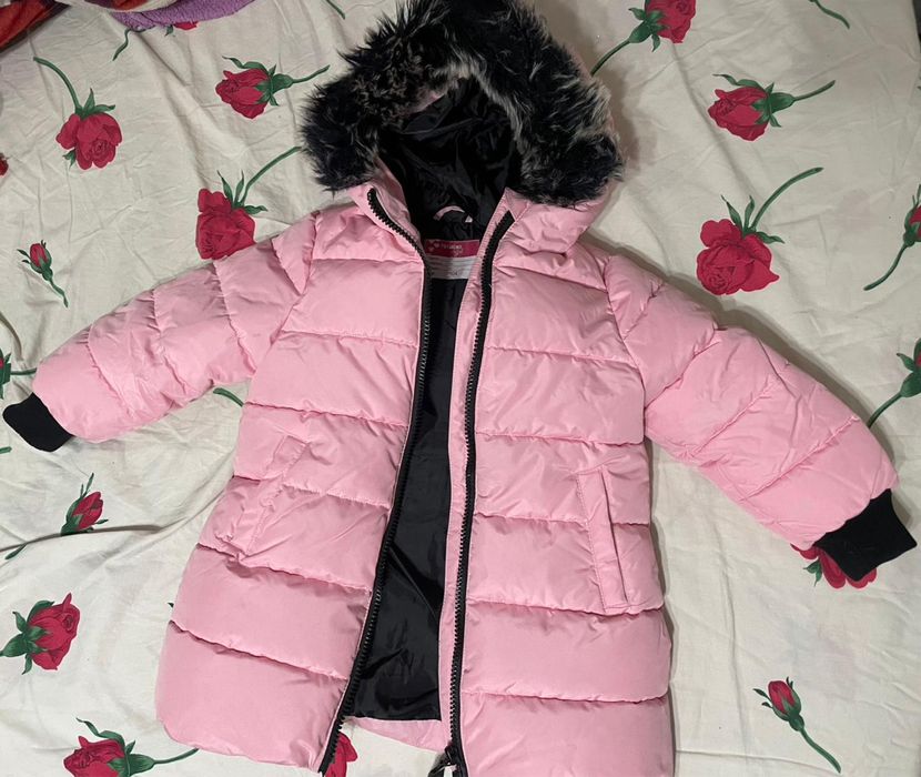 Продам куртку на девочку