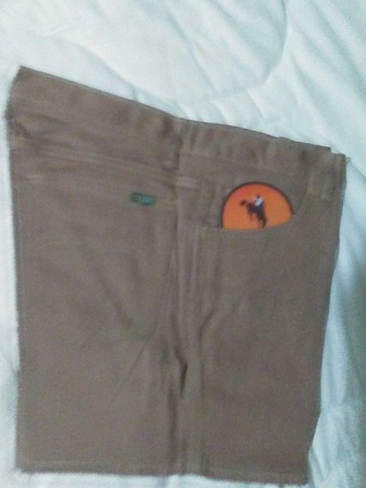 Pantaloni scurti  culoarea bej