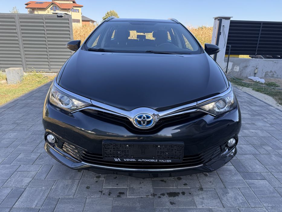 Toyota Auris 2017 Hybrid Lounge Istoric Toyota  119.000km