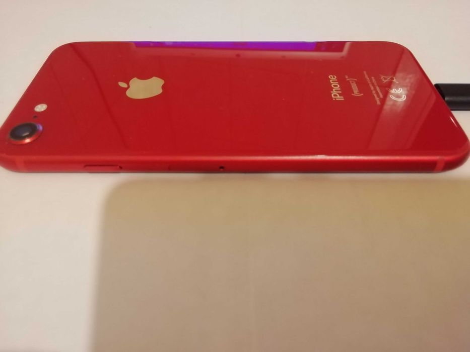 Telefon iPhone 8 red, aproape nou