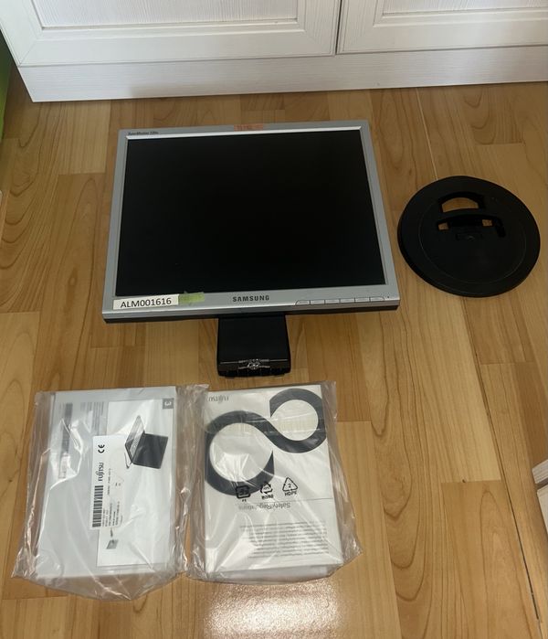 Монитор Samsung SyncMaster 710N