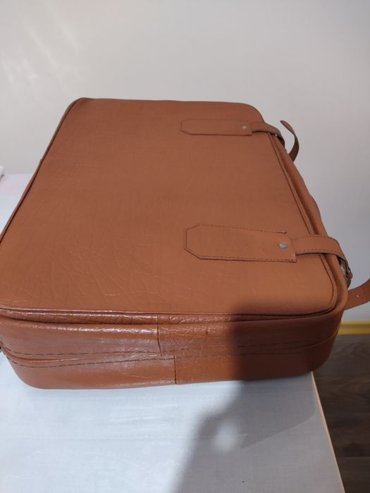 Чемодан кожаный(Чехословакия)