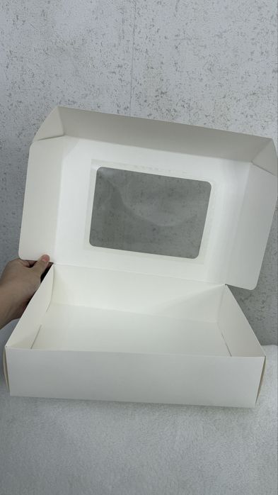 Продам Коробки белые