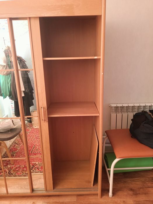 Срочно ағаш шкаф сатамын