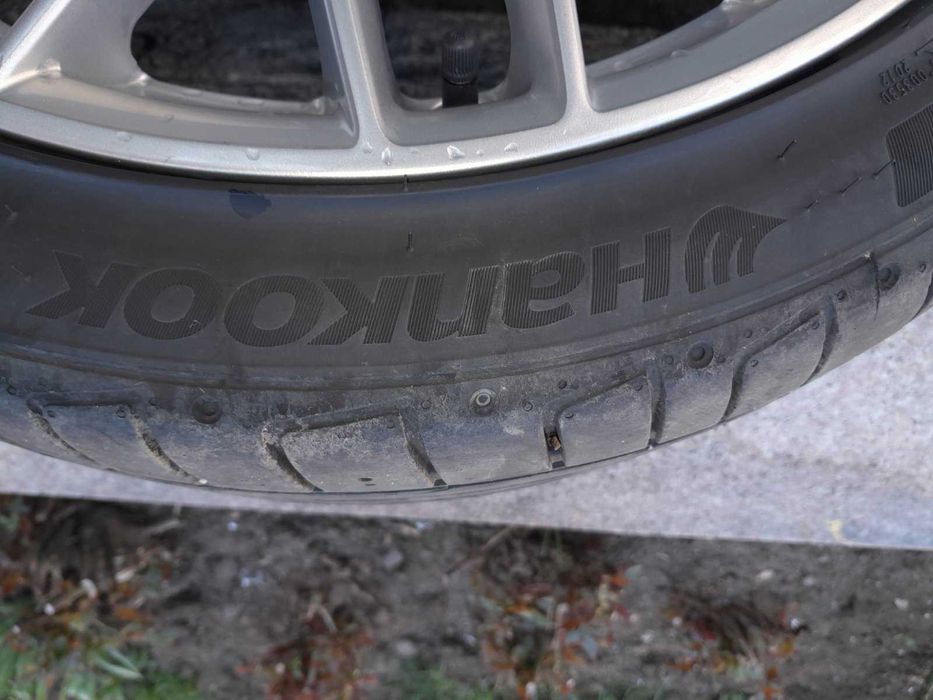 Продавам лети  джанти  с гуми за Ауди Q2 2024г. 19 цола