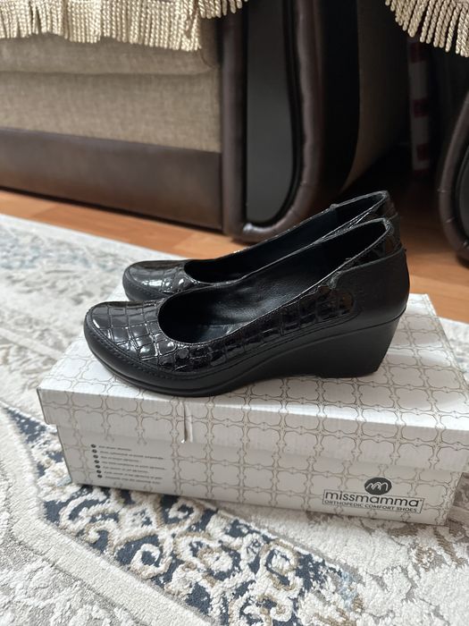 Продам туфли красивые