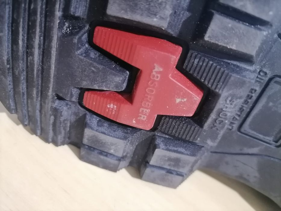 Bocanci piele cu bot de fier