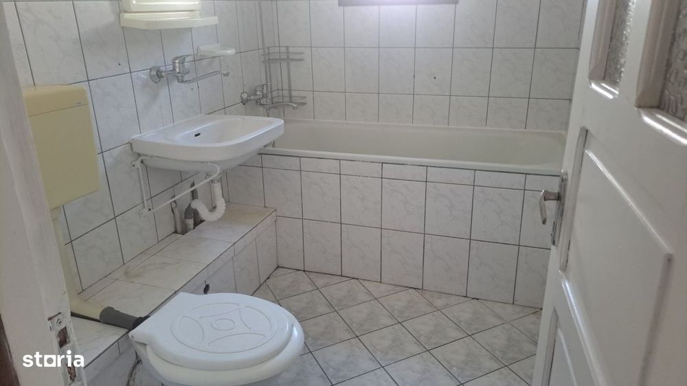 Apartament 3 camere, 70 mp, zona Garii