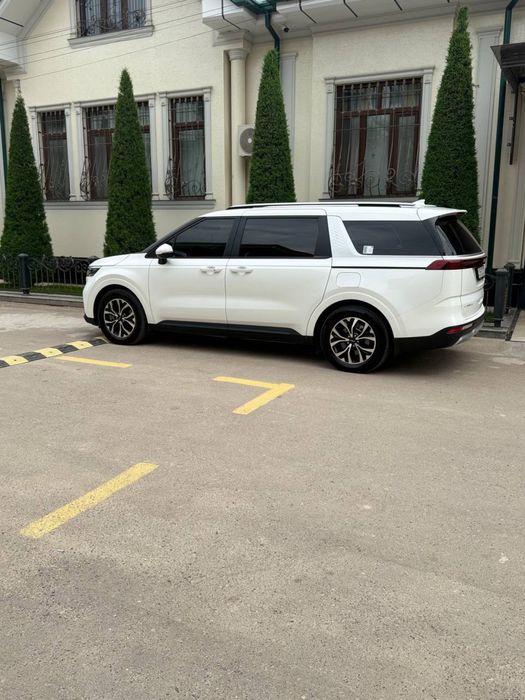 Kia Carnival 2023 — 2