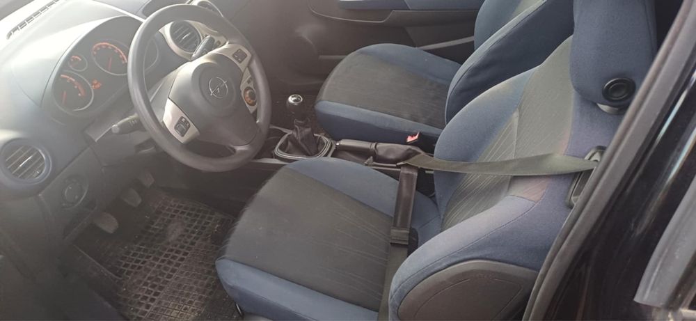 Продавам Opel Corsa  1.3