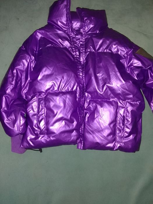 Продам куртки на девочку