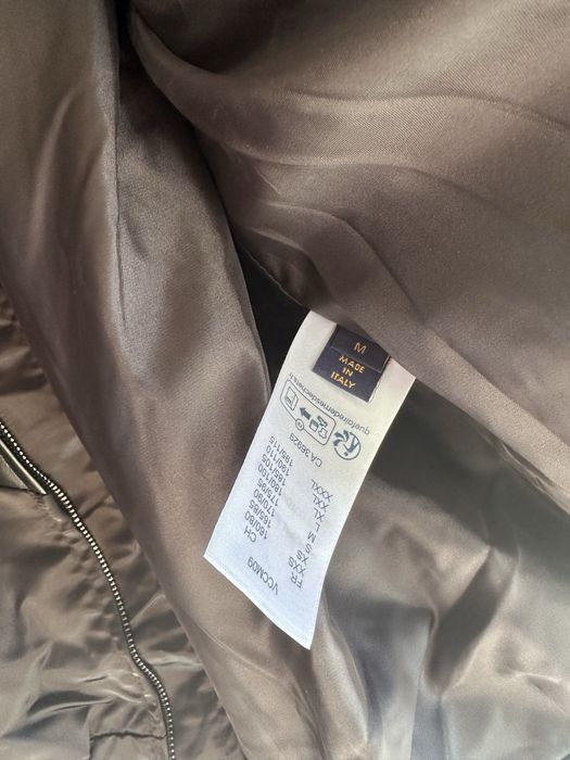 Jacheta Louis Vuitton M si L in stoc