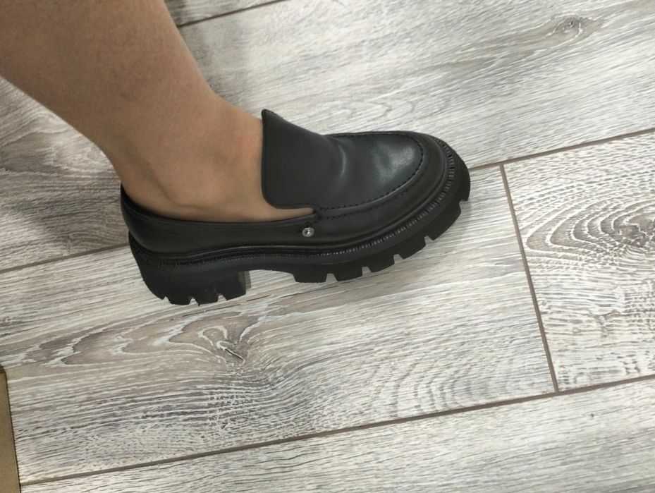 Продам женские лоферы