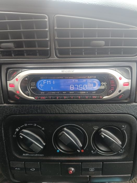 Продавам автомобилен плеар!