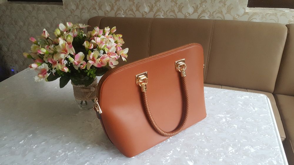 Geanta dama eleganta, incapatoare, maro, NOUA !