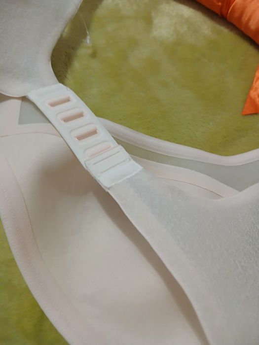 Нов марков нежен сутиен XS