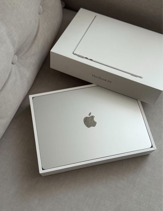 MacBook Air M3 8/256 GB (13") 2024