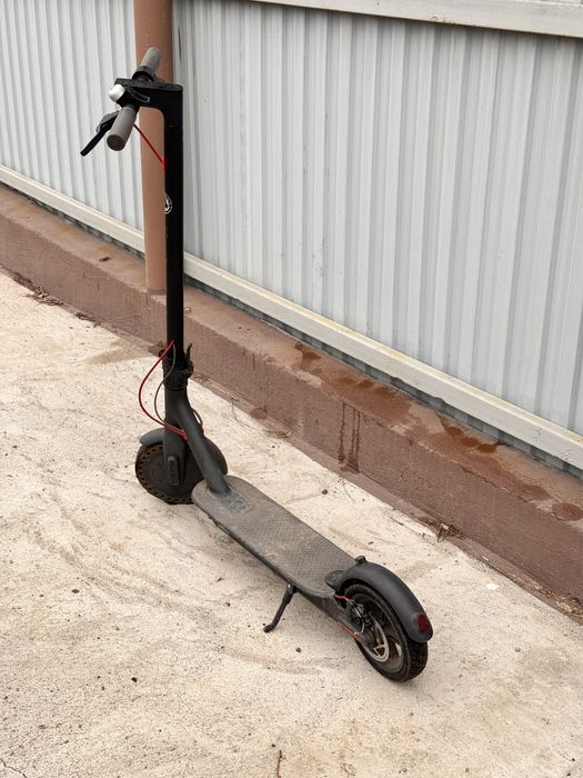 Продам электросамокат xiaomi