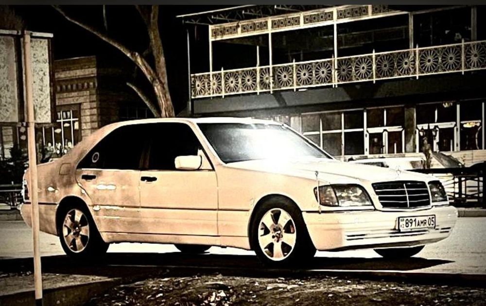 Продам Легенду Мерседес 140