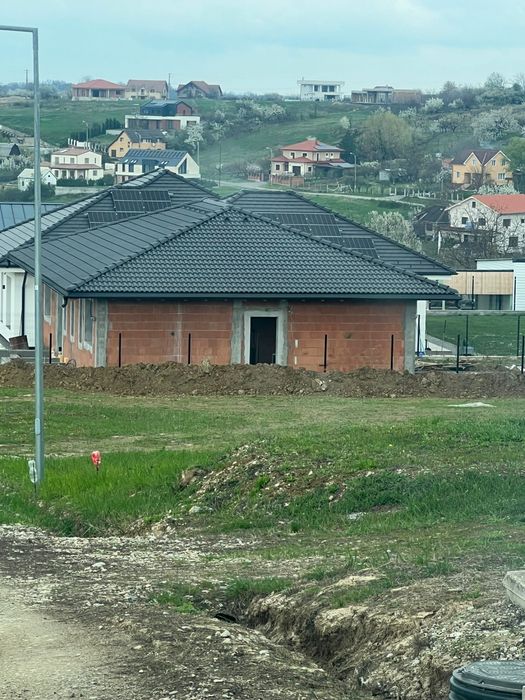 Vând teren intravilan