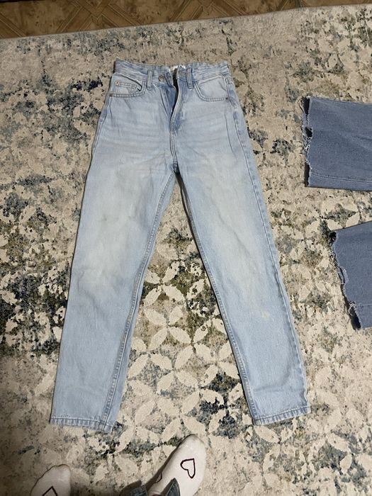 Продам обе джинсы отдам за 6 тысяч