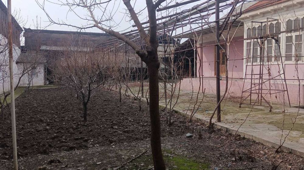 Уй сотилади 10 сотих 8 хона Пахтаобод