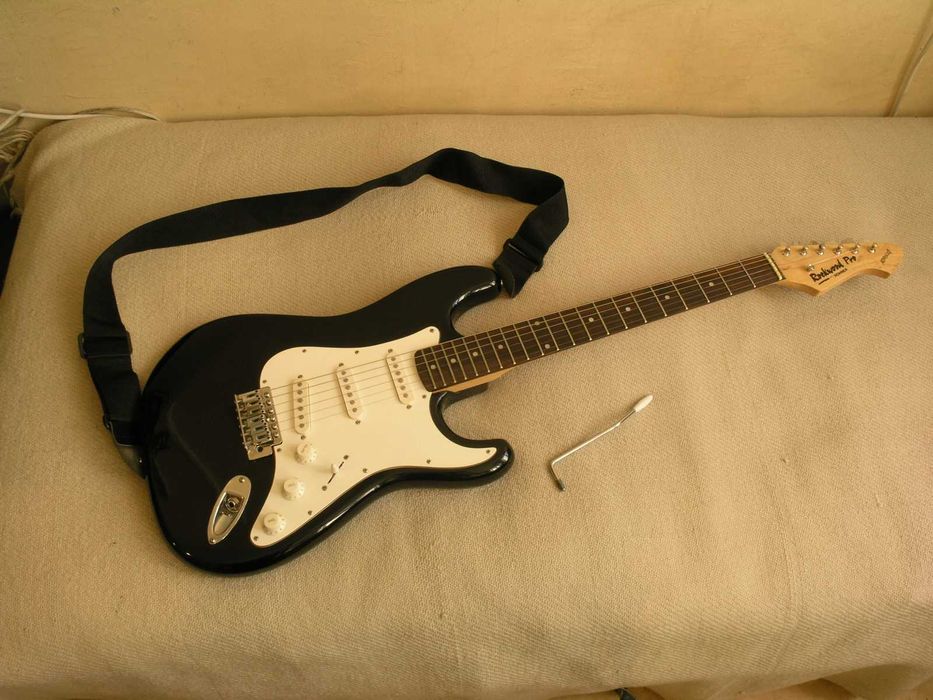 Китара с мек калъф , много добро състояние