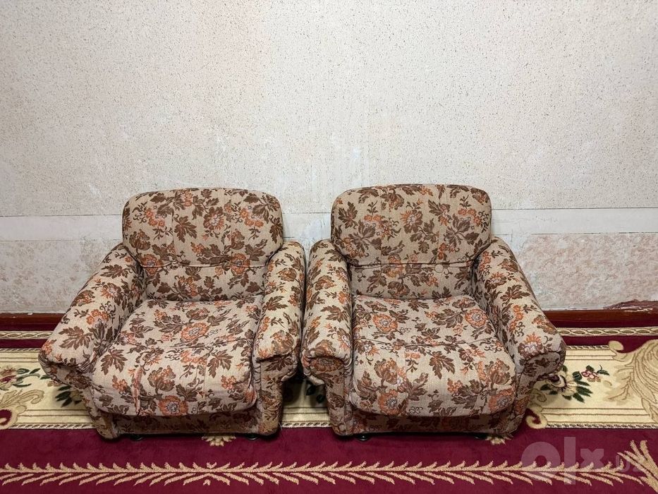 Продается стенка советская,диван кресло советское, швейная машинка