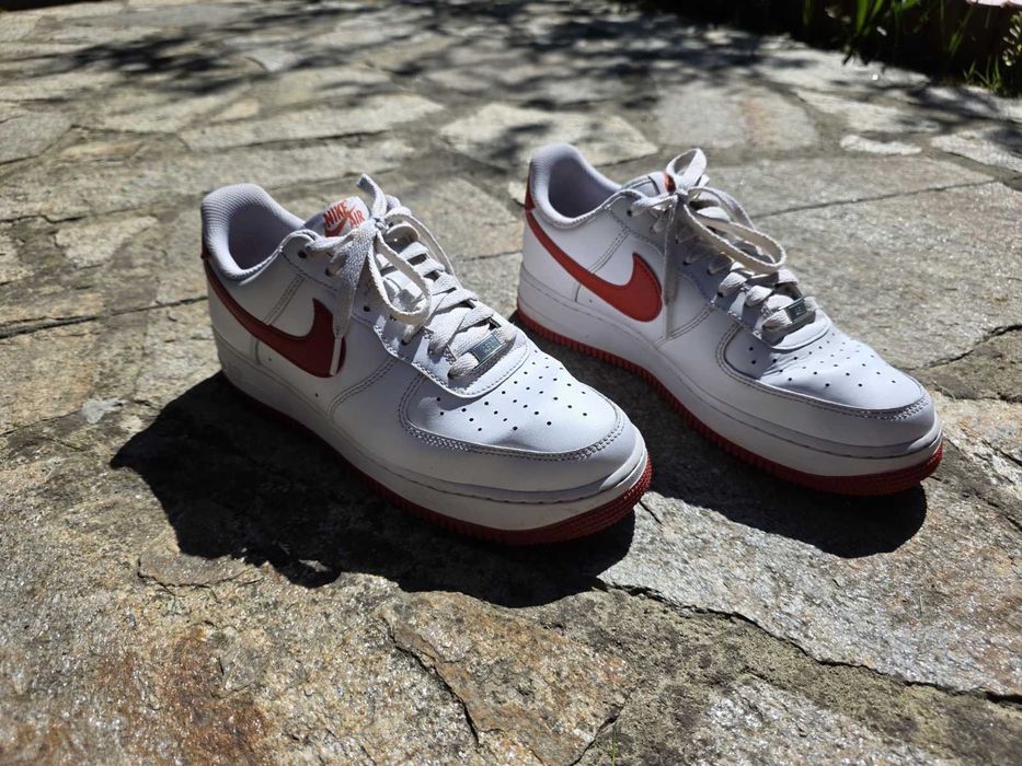 Маратонки/кецове Nike бели с червено
