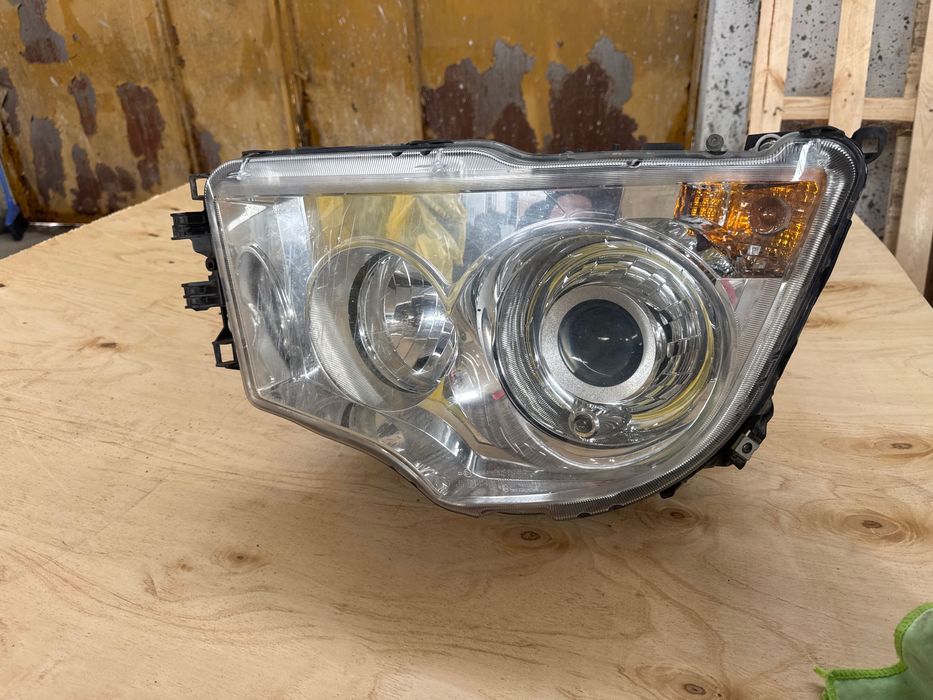 Фар за Мерцедес актрос w960