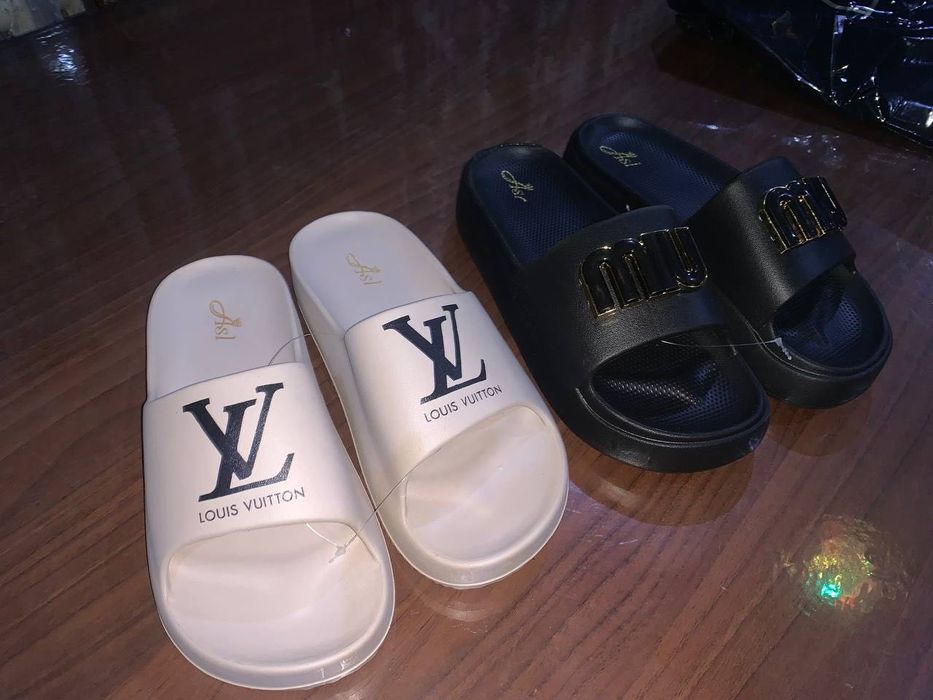 Тапочки черные 40размер