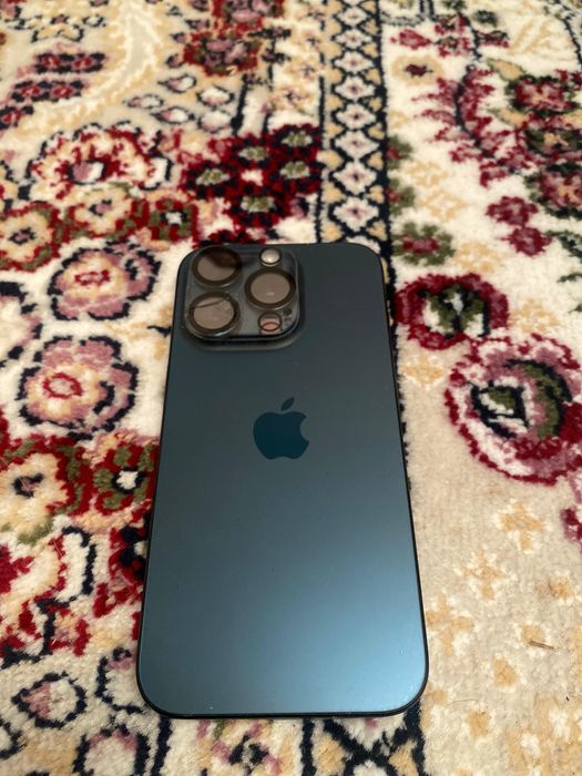 Айфон 15 про.         .