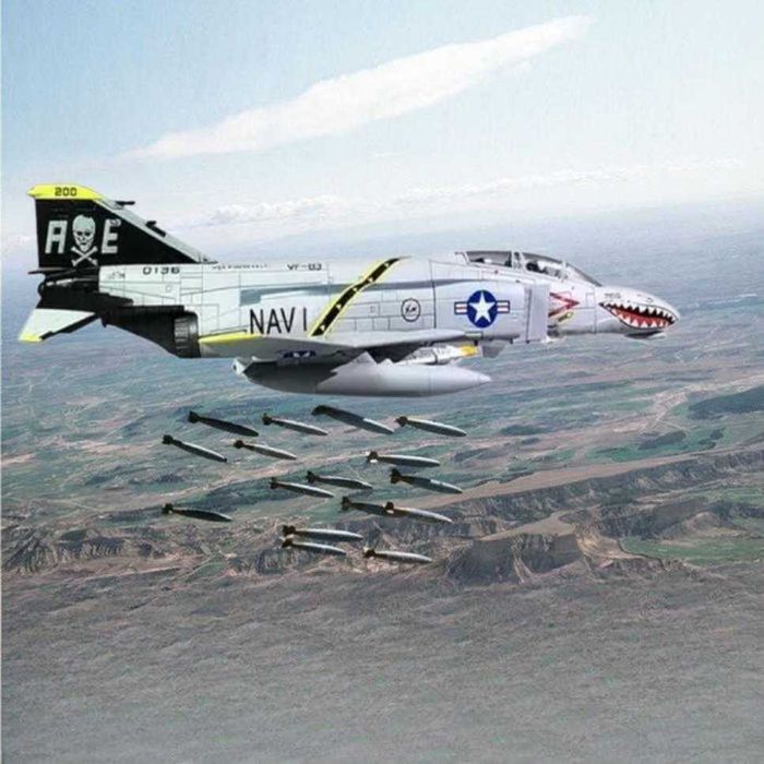 Macheta avion metalica F-4C Pirate Phantom II Navy 1:100 18cm