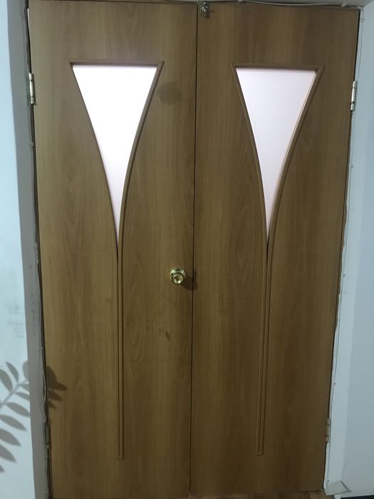 Продам парные двери