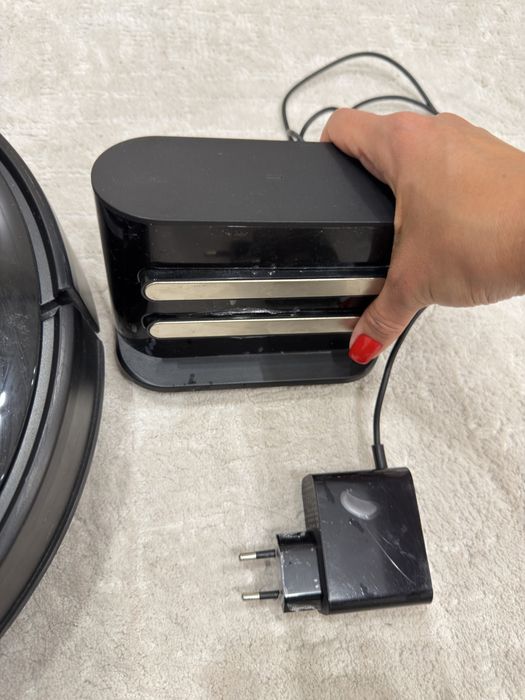 Продаю робот пылесос Mi robot