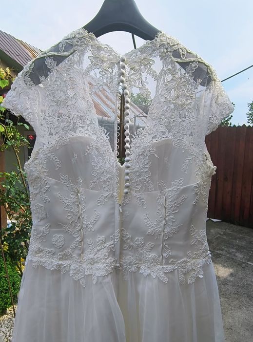 Rochie mireasa culoare ivory